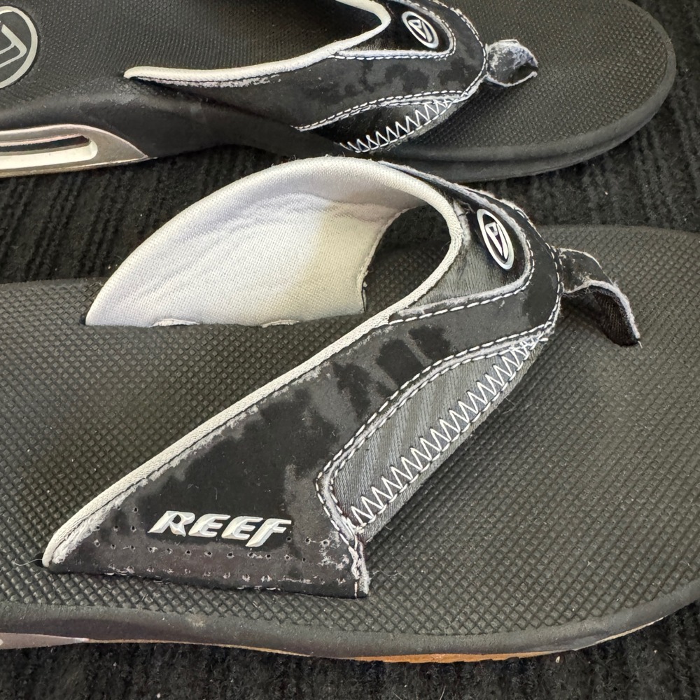 Reef Fanning Mens Black Silver Camo Flip Flops Sandals Bottle Opener Size 9 - Picture 5 of 9